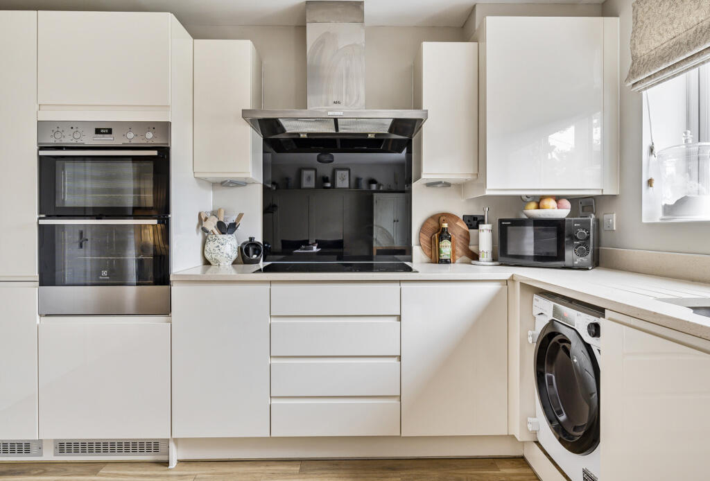 1325039-13-6877d1...