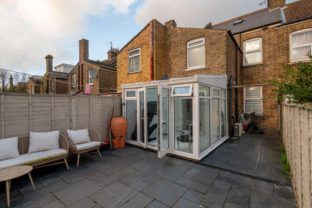 general 18 Clifton R