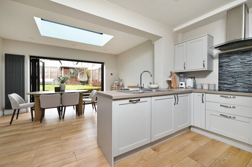 162 Marrowbrook L...