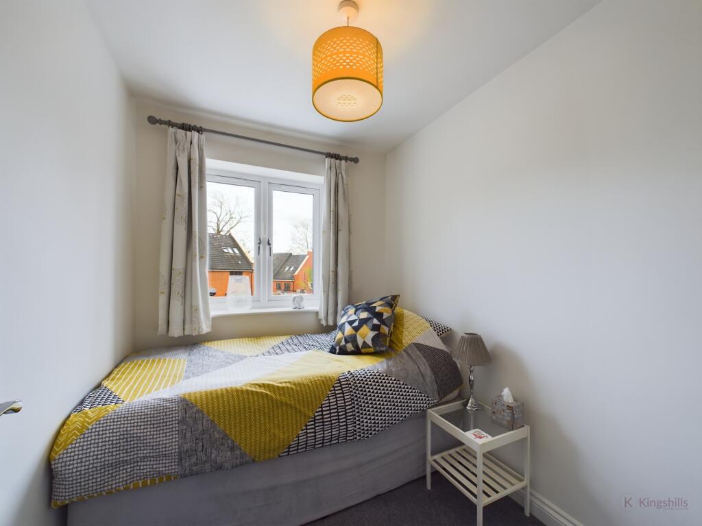 CAM02136G0-PR0190-STILL020