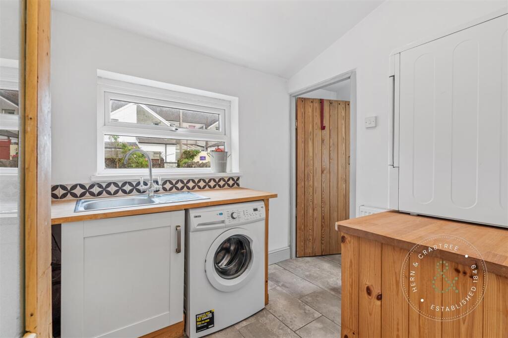 Anchor Street, Taffs Well (12).jpg