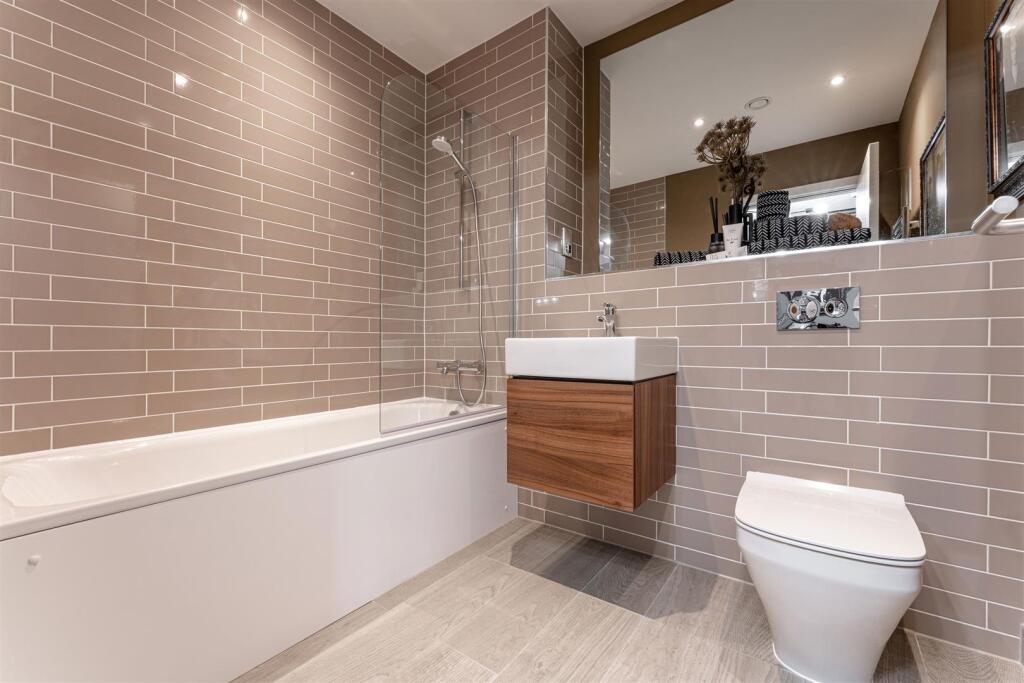 GSH Showhome 84 LR - by Ralph Media Group 03979.jp