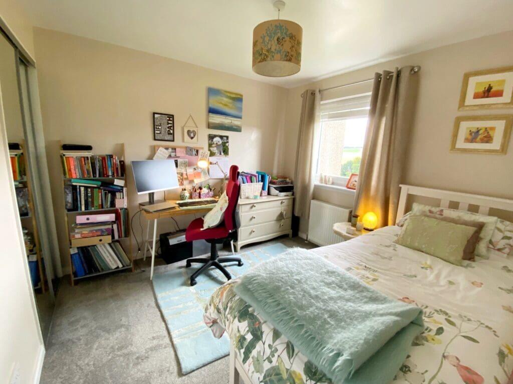 BEDROOM 2