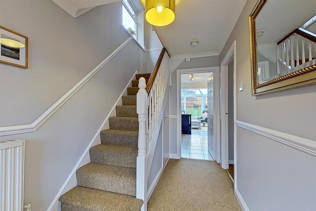 12. 19 Heath Croft Road inside-26 (Large).jpg