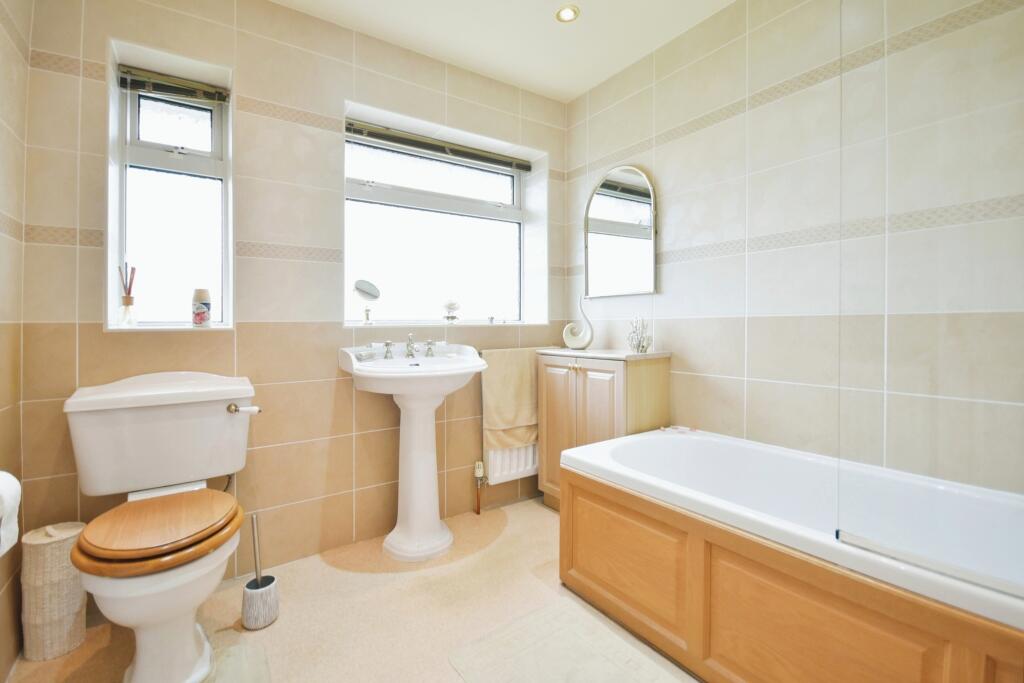 Bathroom/Wc