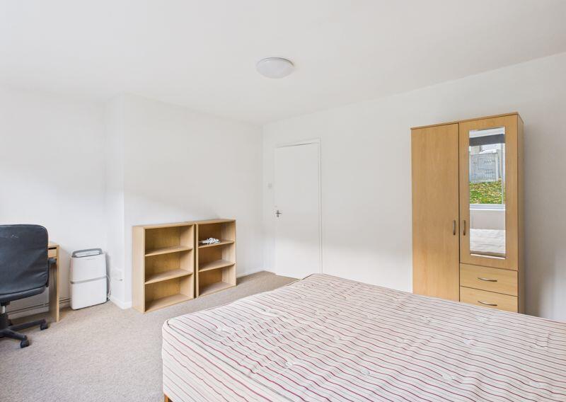 Sitting room / Bedroom