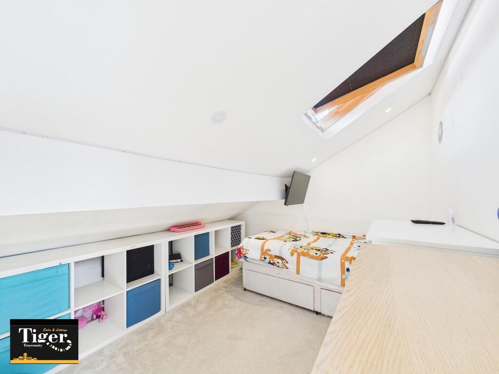 CAM02176G0-PR0544...