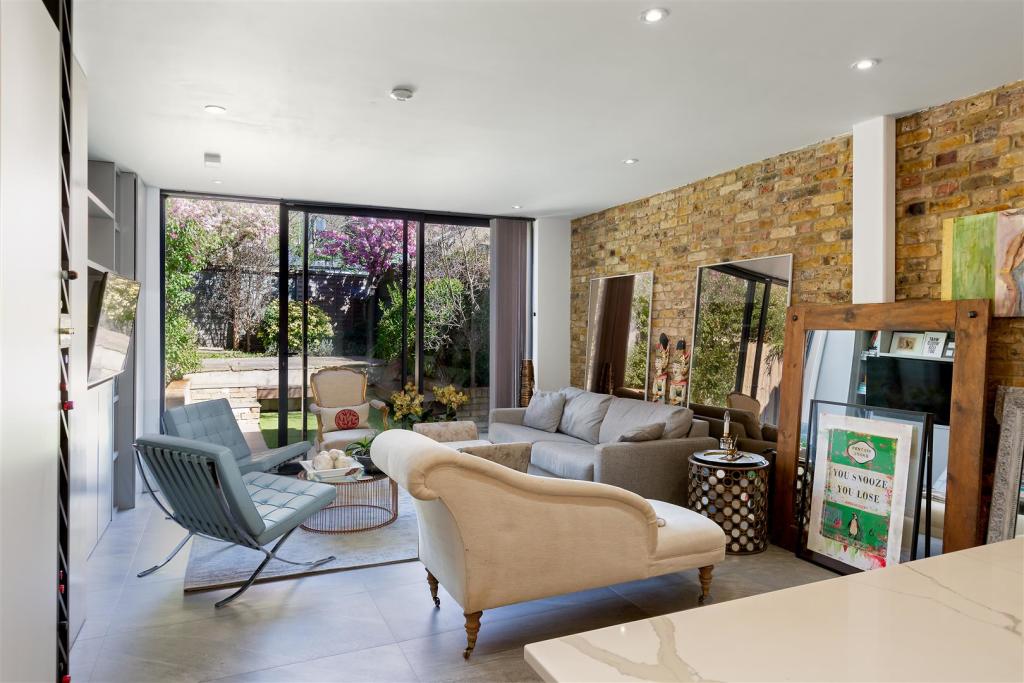 2, 36 Ingham Road-6.jpg