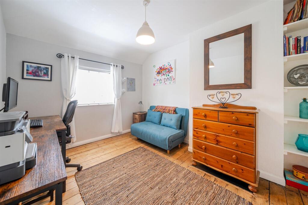 108 Brackley Road, Towcester