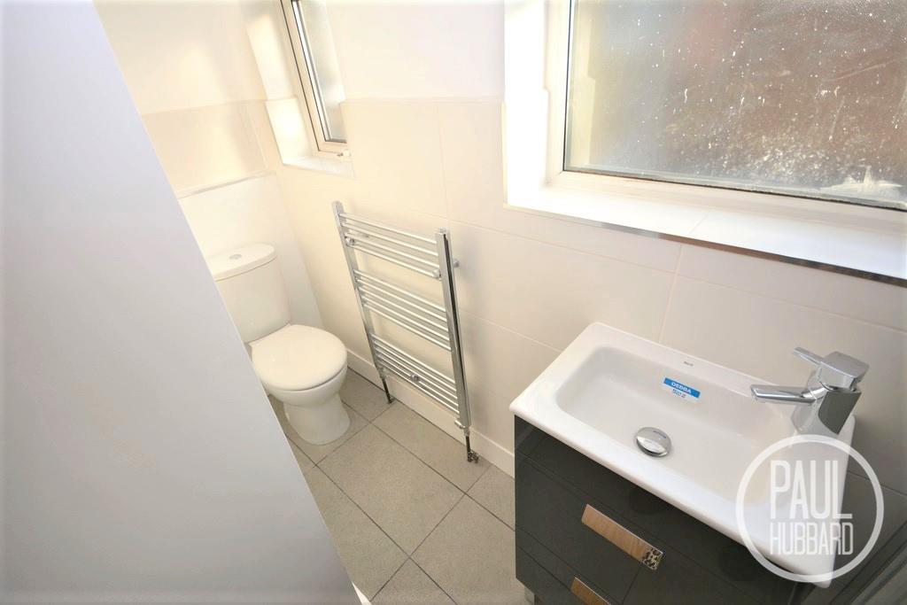 Bathroom x2.jpg