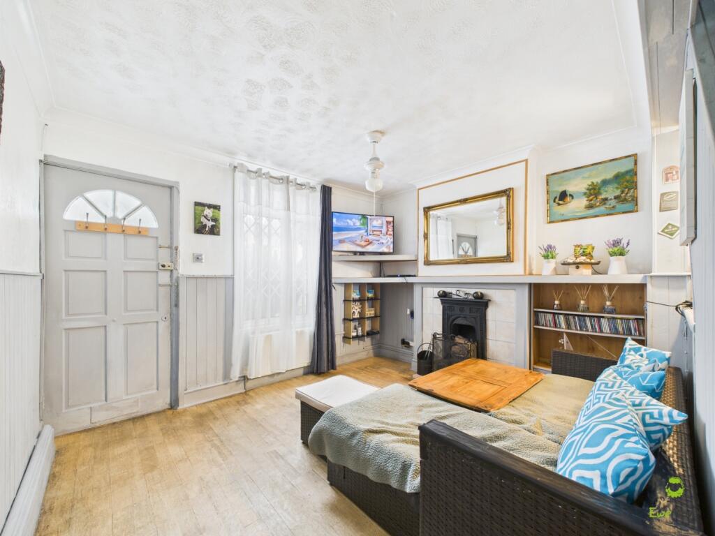 CAM02615G0-PR0084-STILL003