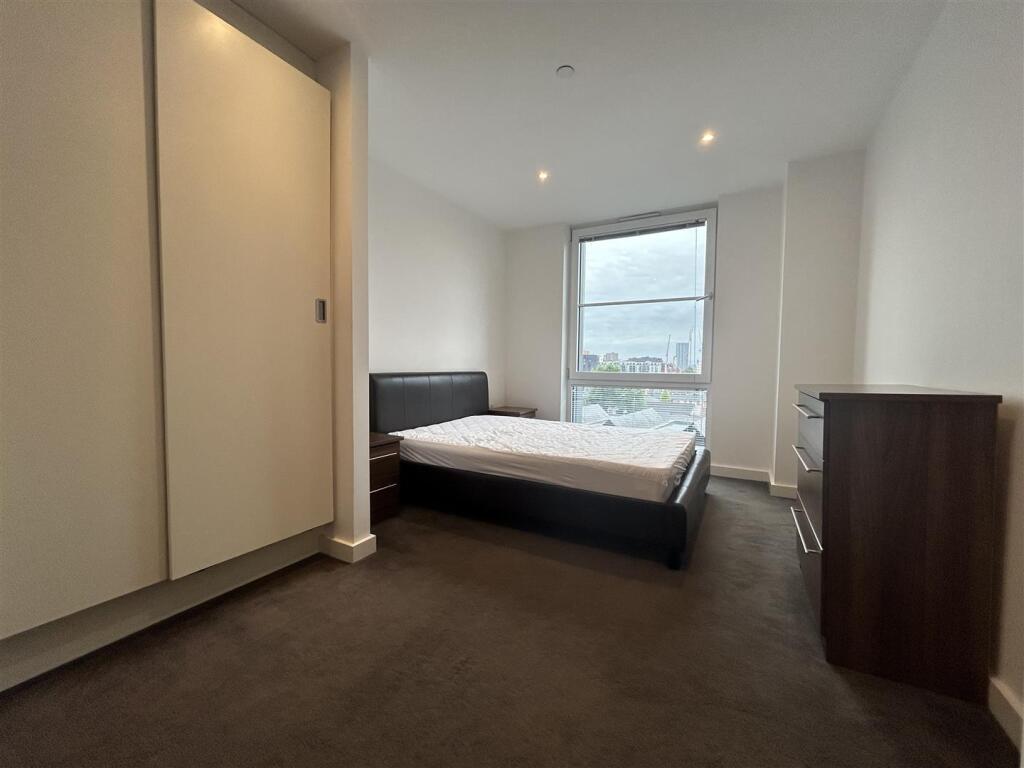 1st Bedroom (3).jpeg