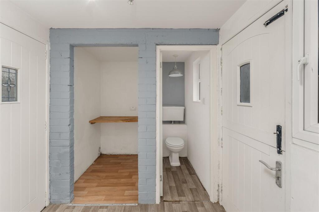 26 Cherry Road, Banbury-11.jpg