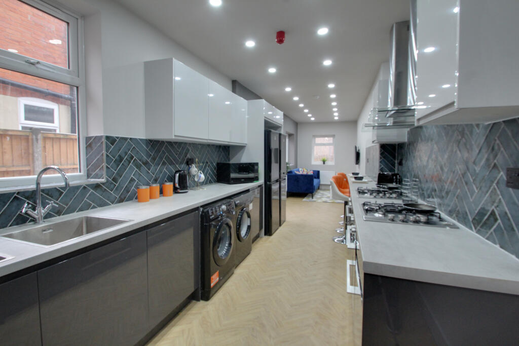 Main kitchen