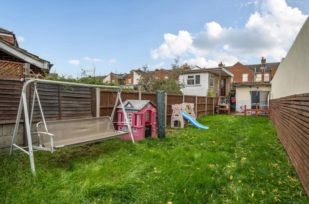 1374108-21-690b68...