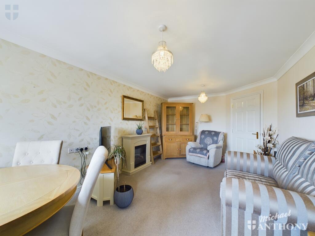 CAM03218G0-PR0277-STILL002