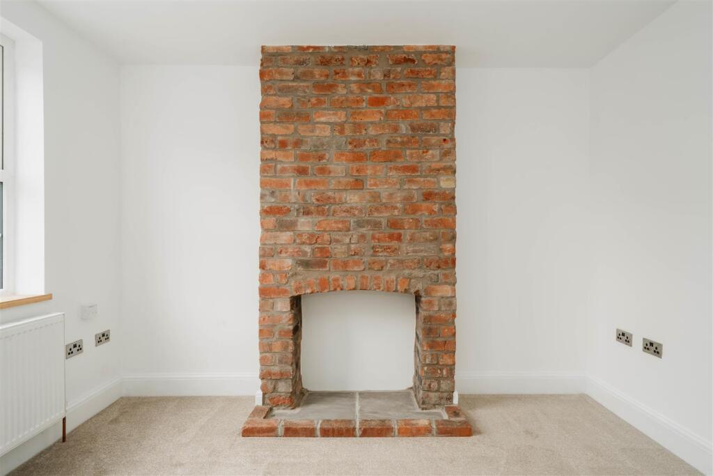 Living Room-2.jpg