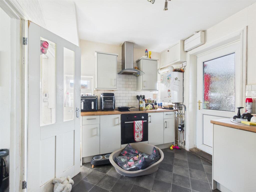 24 Victoria Road (2).jpg