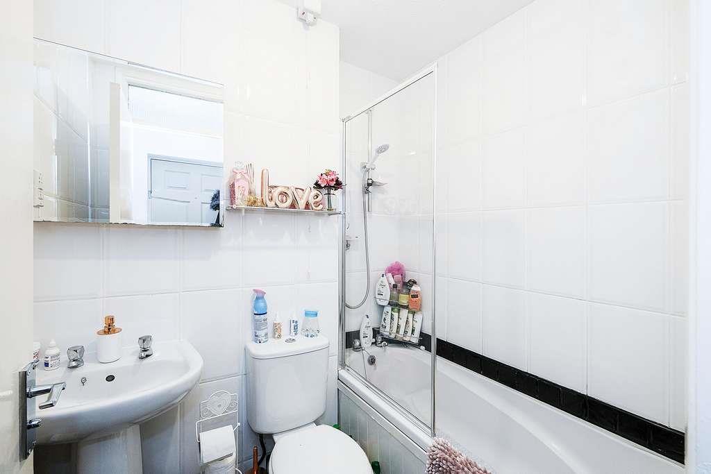117 Mandeville Court-1_resized.jpg