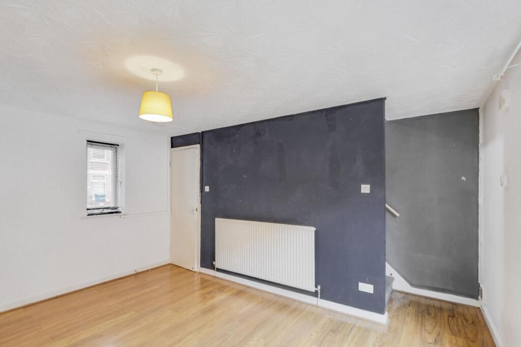 24 Alberta Terrace, New Basford, Nottingham NG7 6JA