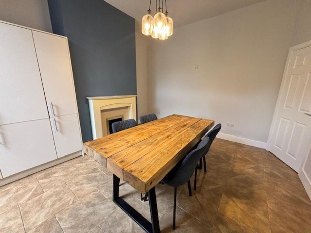 Dining 2