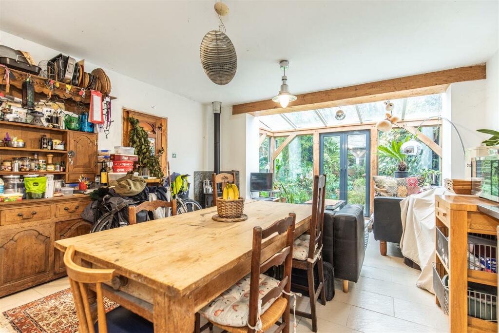 220 Littlehampton Road-21.jpg