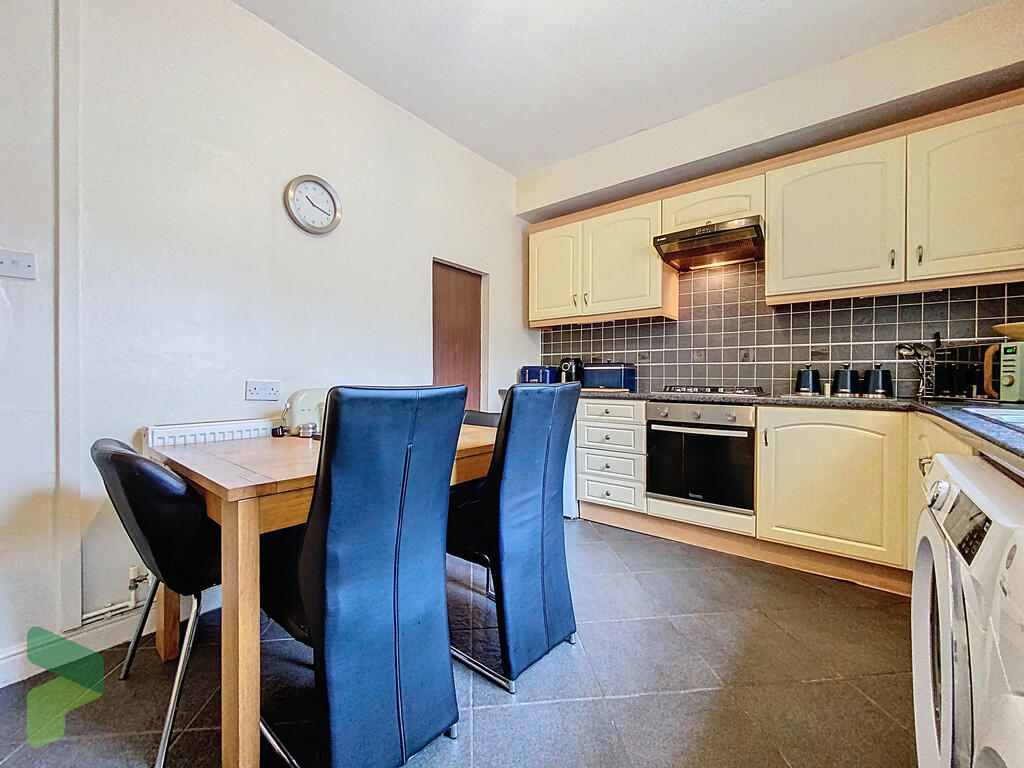 Fitted Dining Kit...