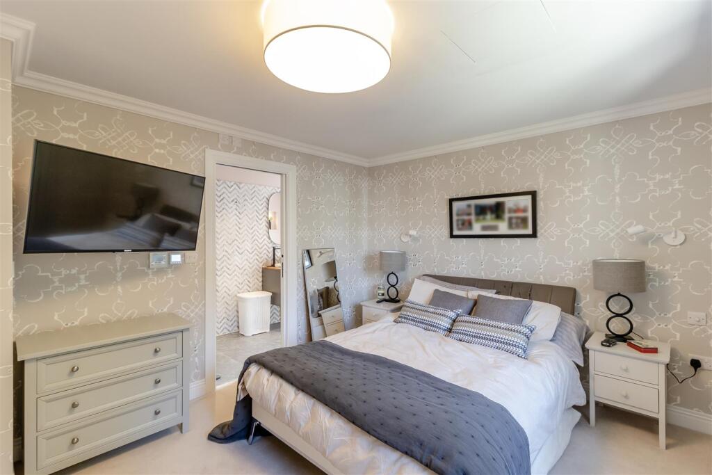 8642397-interior17.jpg