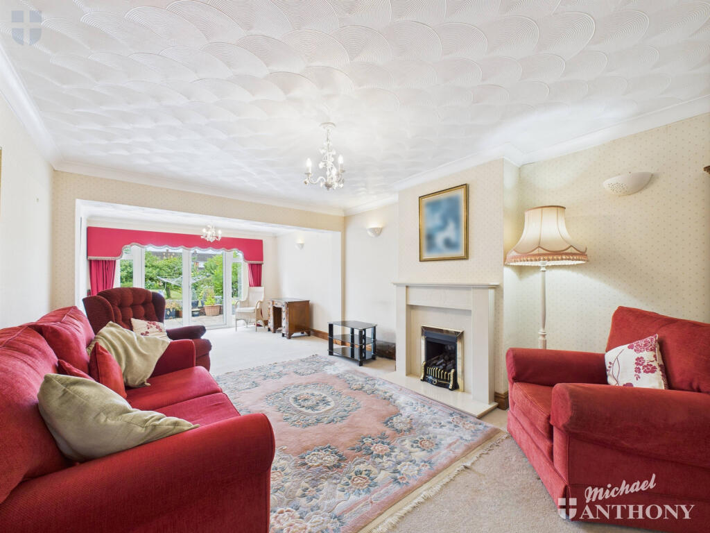 CAM03218G0-PR0723-STILL018