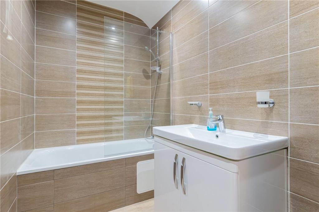 Bed 2 En Suite