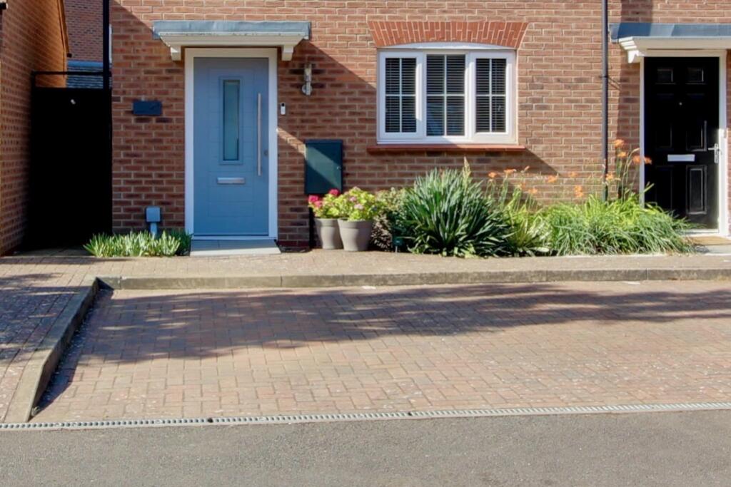 Parking for 2 Vehicles - Gus Critchlow EweMove Hin