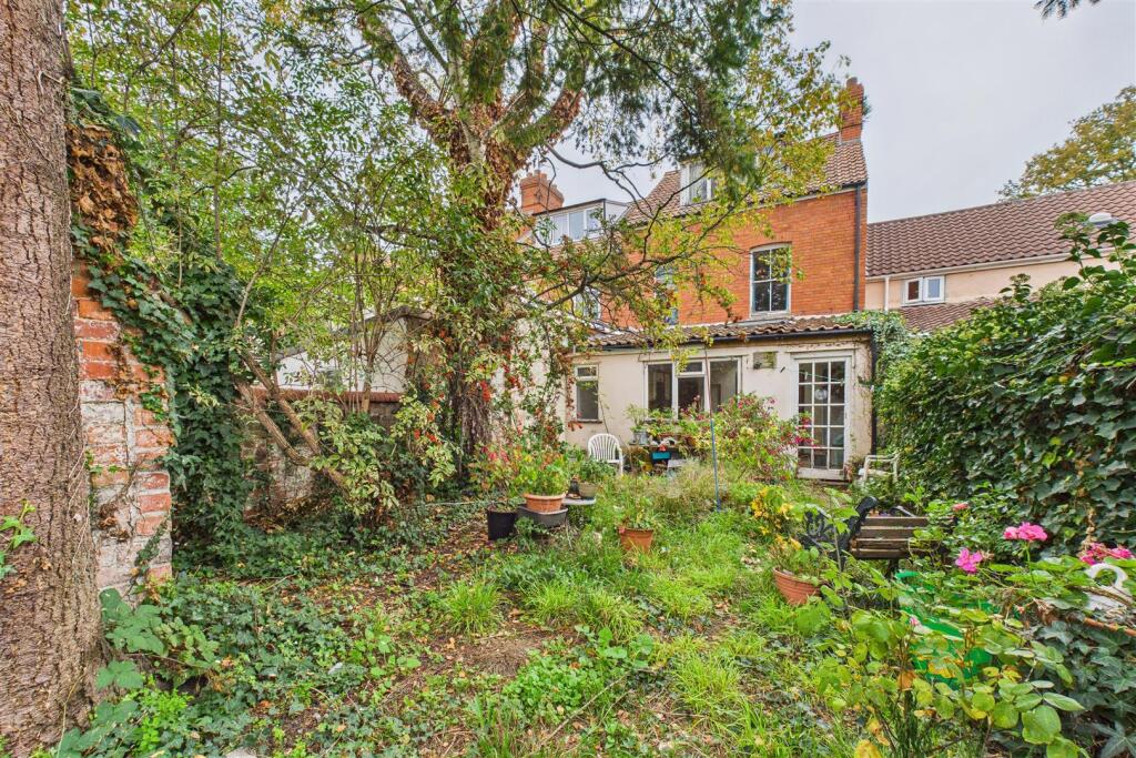 51 Benedict Street, Glastonbury, Somerset BA6 9NB 