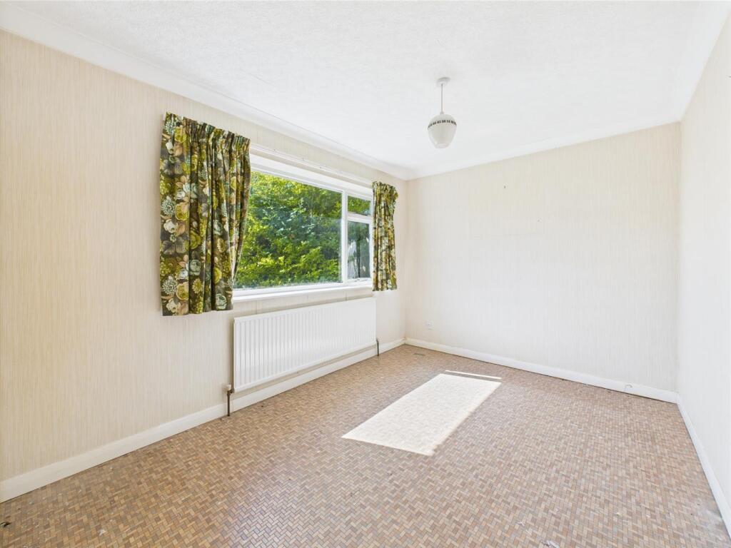 Bedroom: