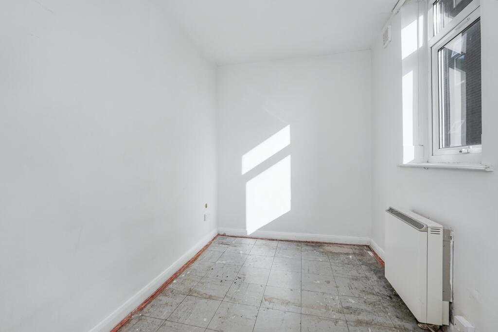 17 Halstead Close, Headcorn Drive, Canterbury, Kent, CT2 7UD