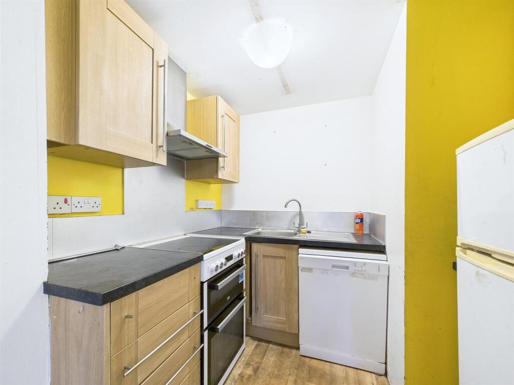 5 - 2 Bedroom terraced house.jpg