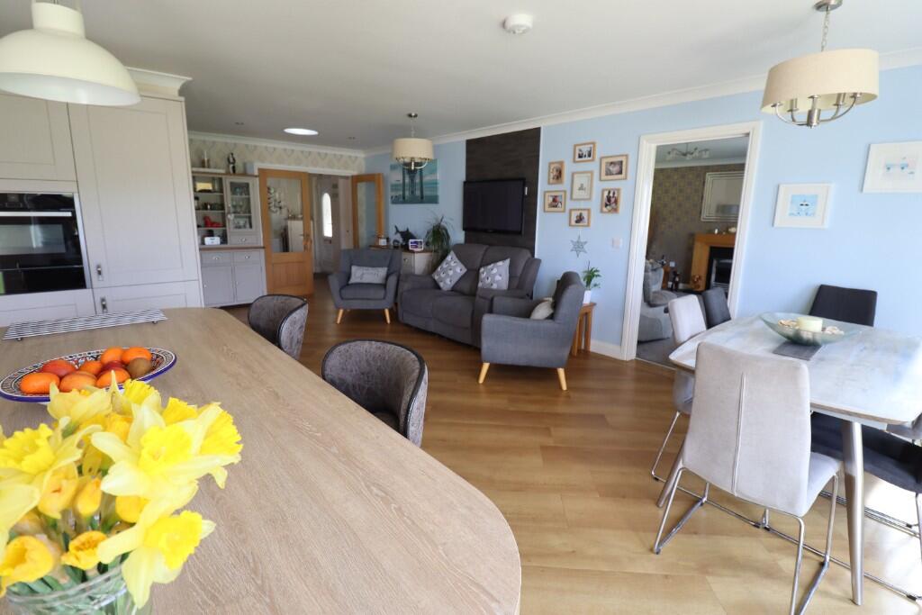 Kitchen to Lounge
