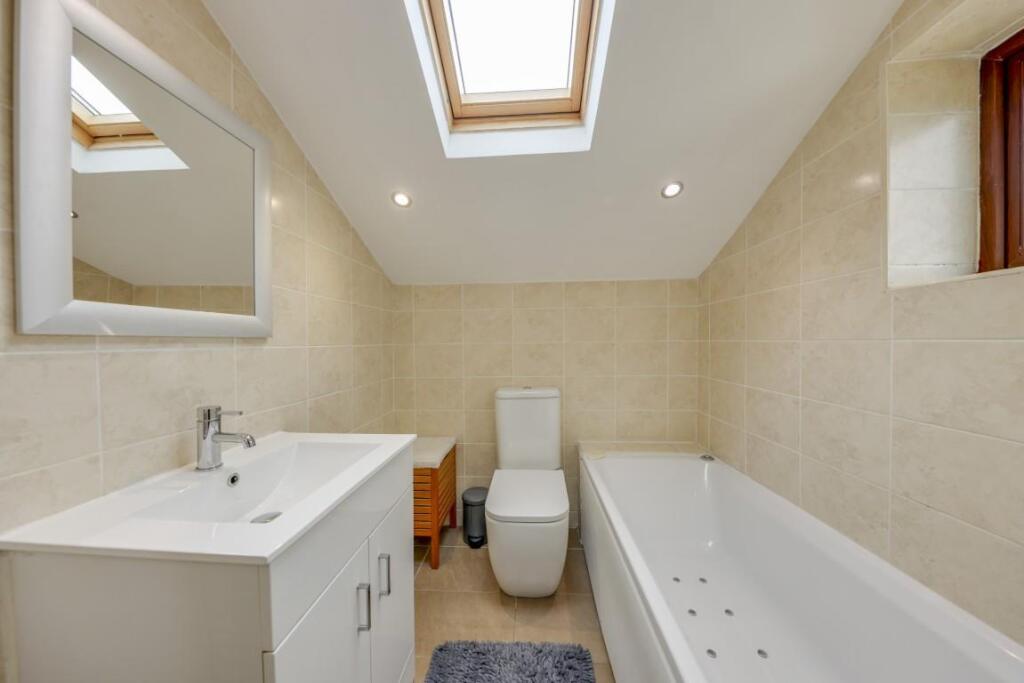 En Suite Bathroom