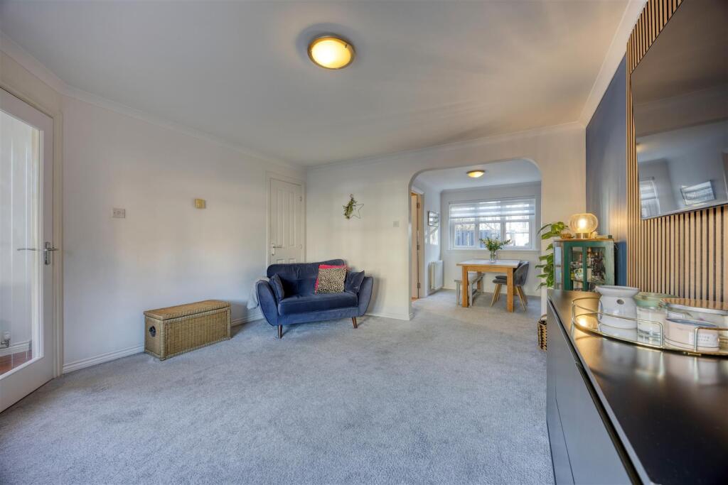 25_MATHIESON_CRESCENT_STEPPS_009.JPEG