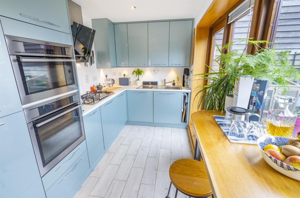 kitchen 1.jpg