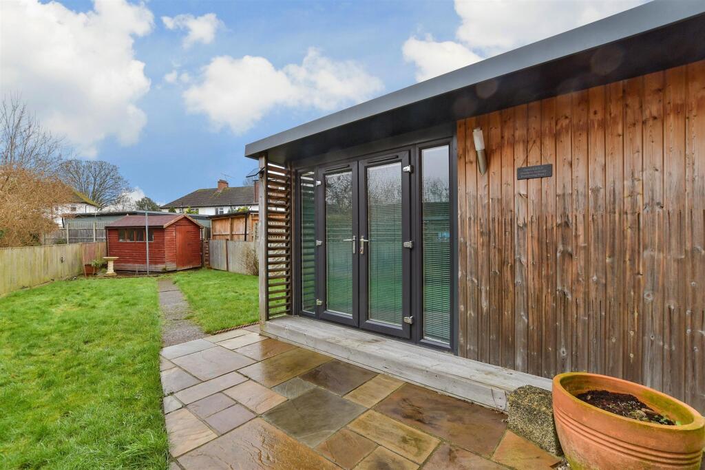 Workshop/Outbuildings