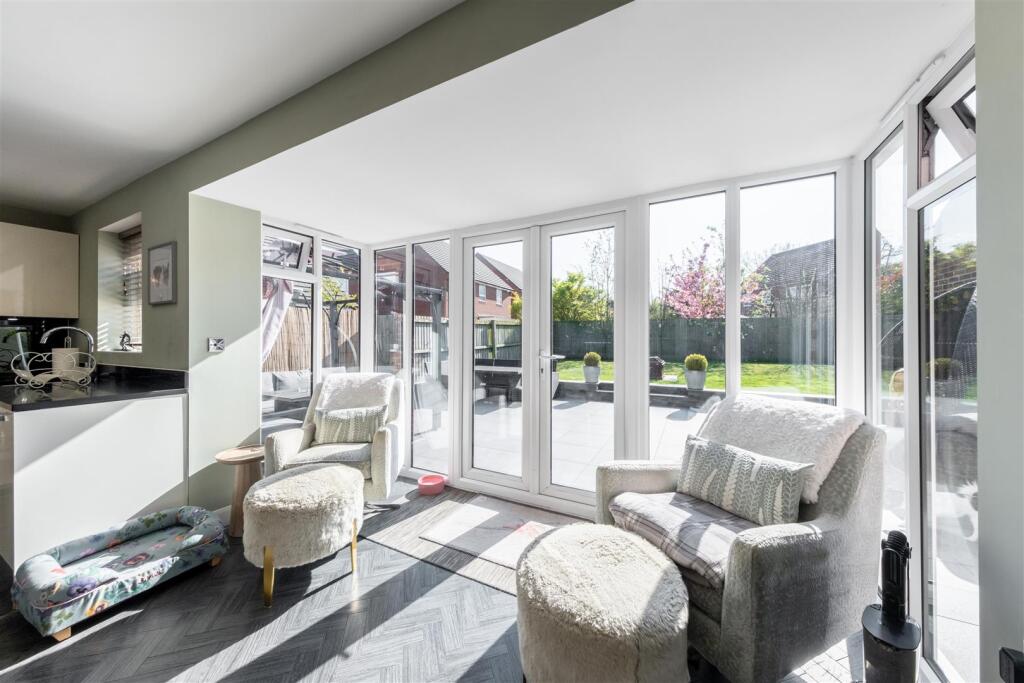 4 Brooke Avenue-010.jpg