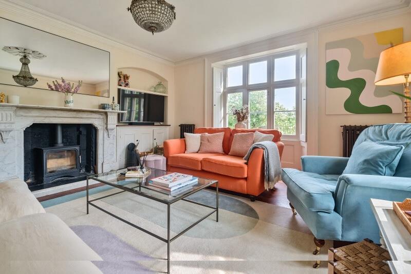 6647159fa3b21-t-1124377 (2).jpg