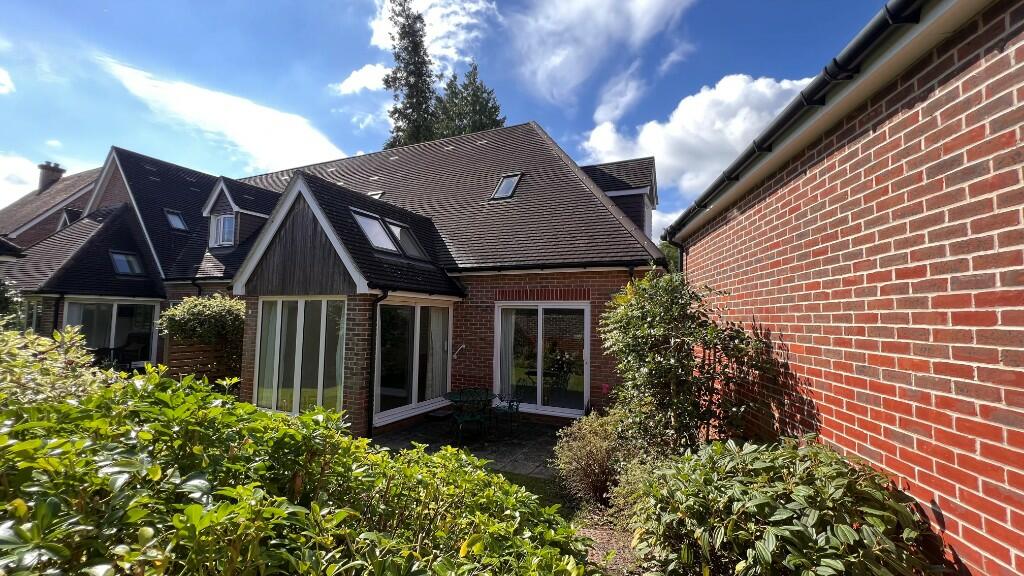 Hooke Court