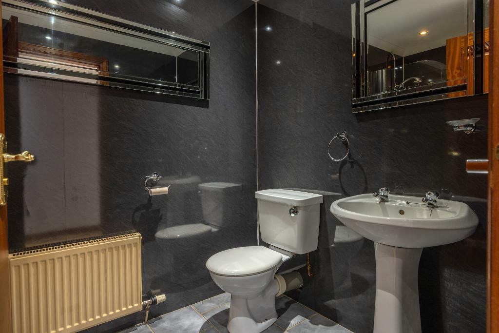 Ground Floor Bathroom