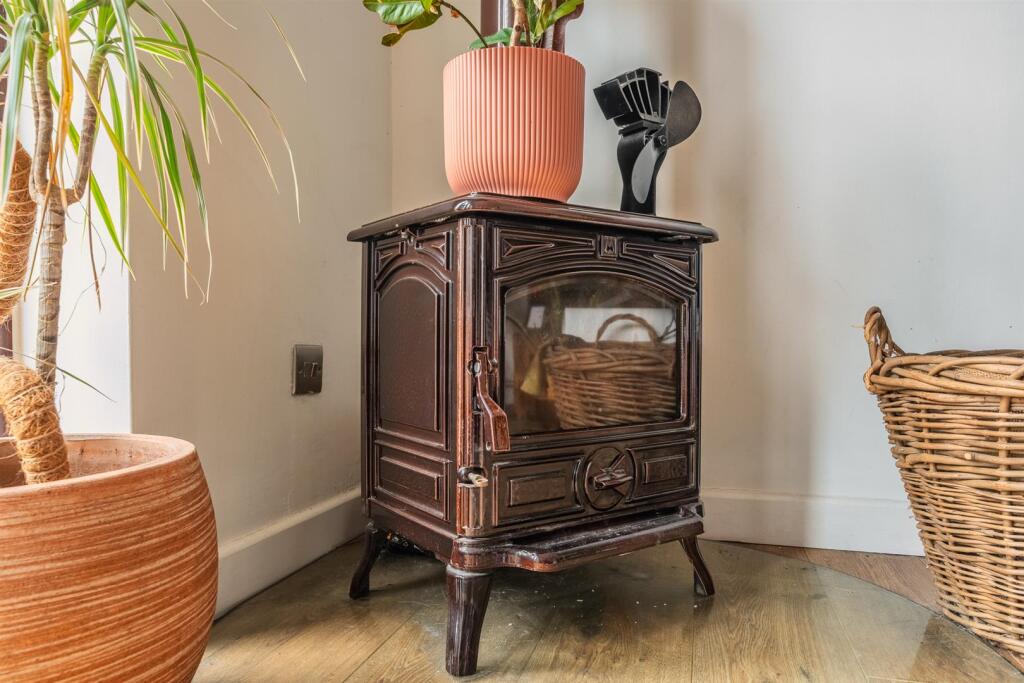 7 Coed-Y-Canddo Road-15.jpg