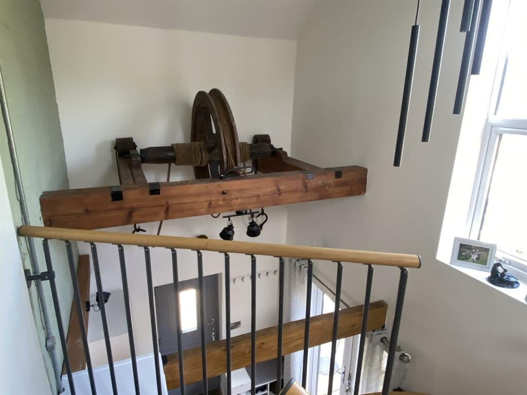Mezzanine landing
