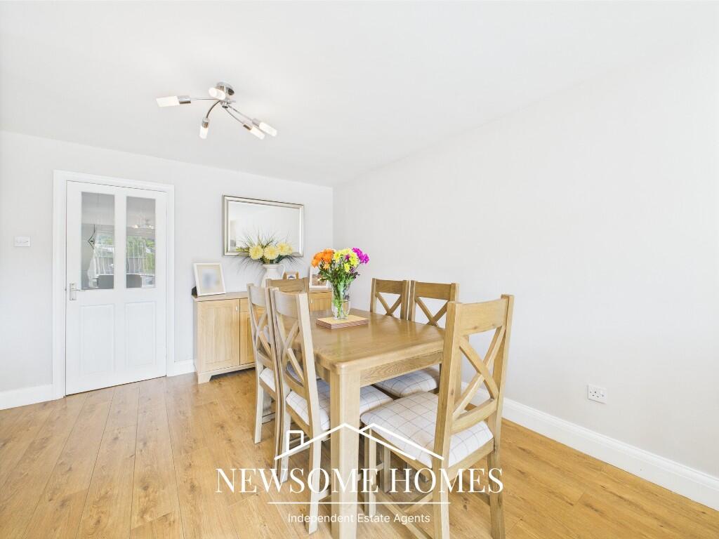 Lounge/ Dining Room