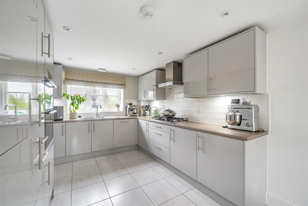 Kitchen Dining room