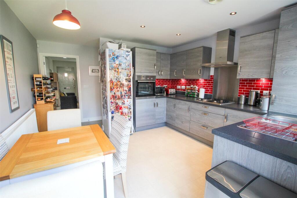 Kitchen Diner.