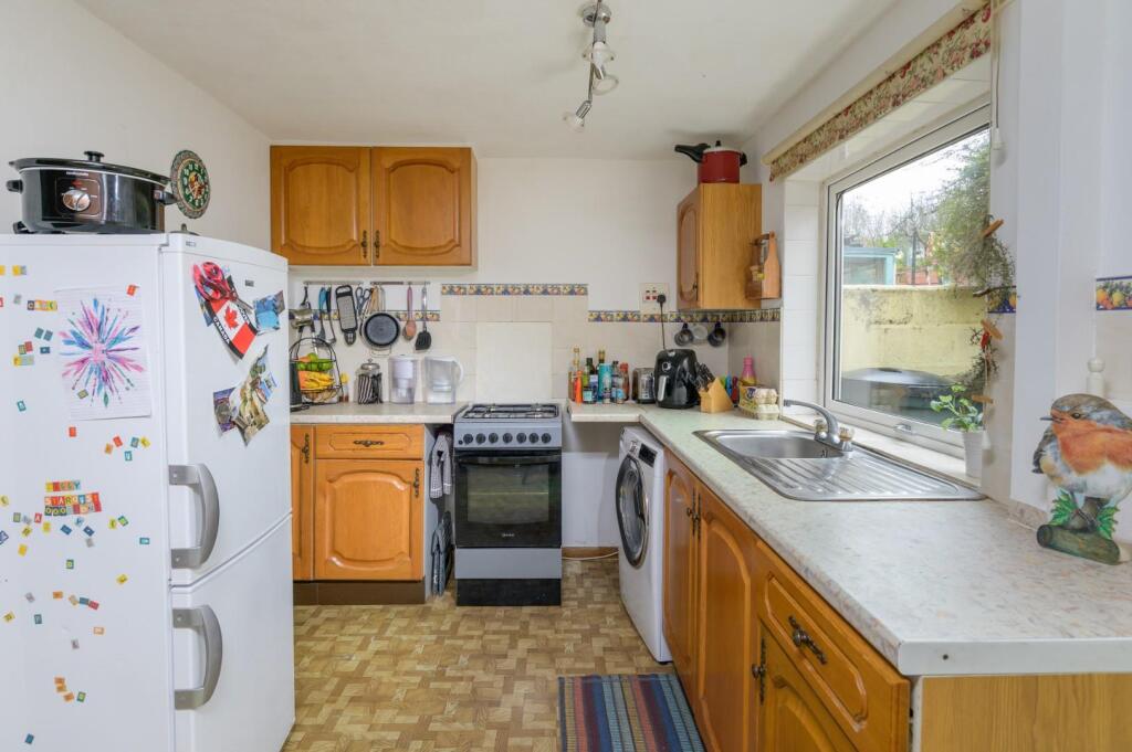2 Eleanor Close-16.jpg